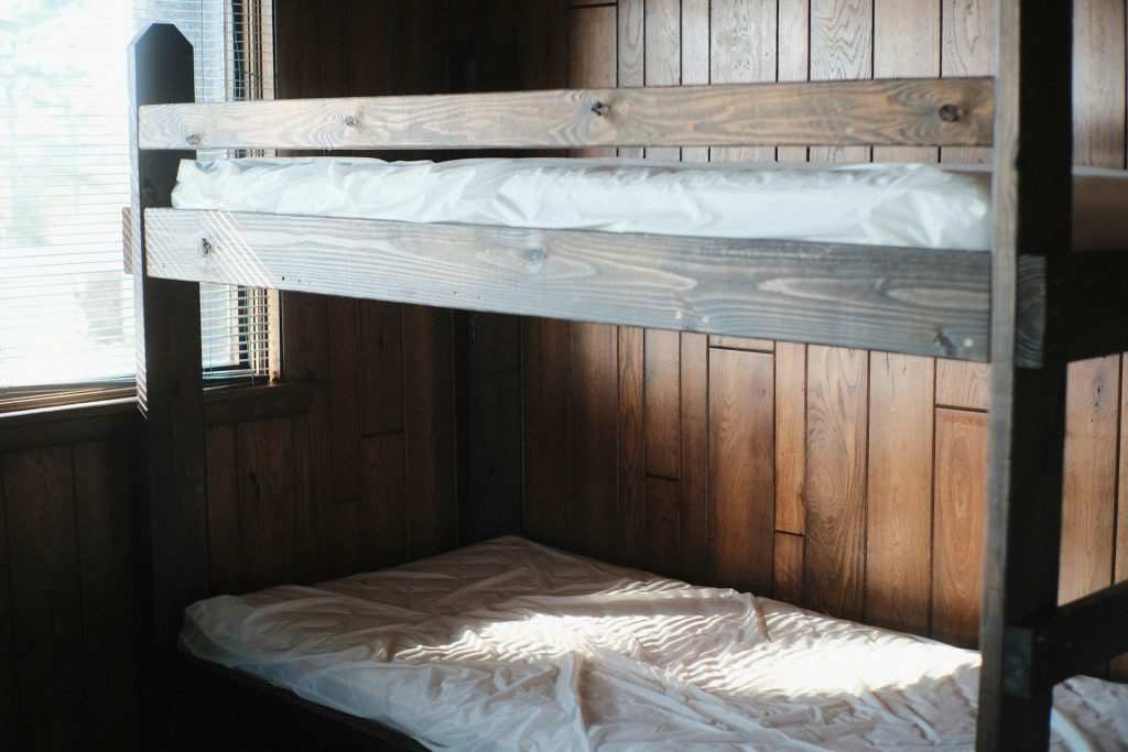 łóżko piętrowe
