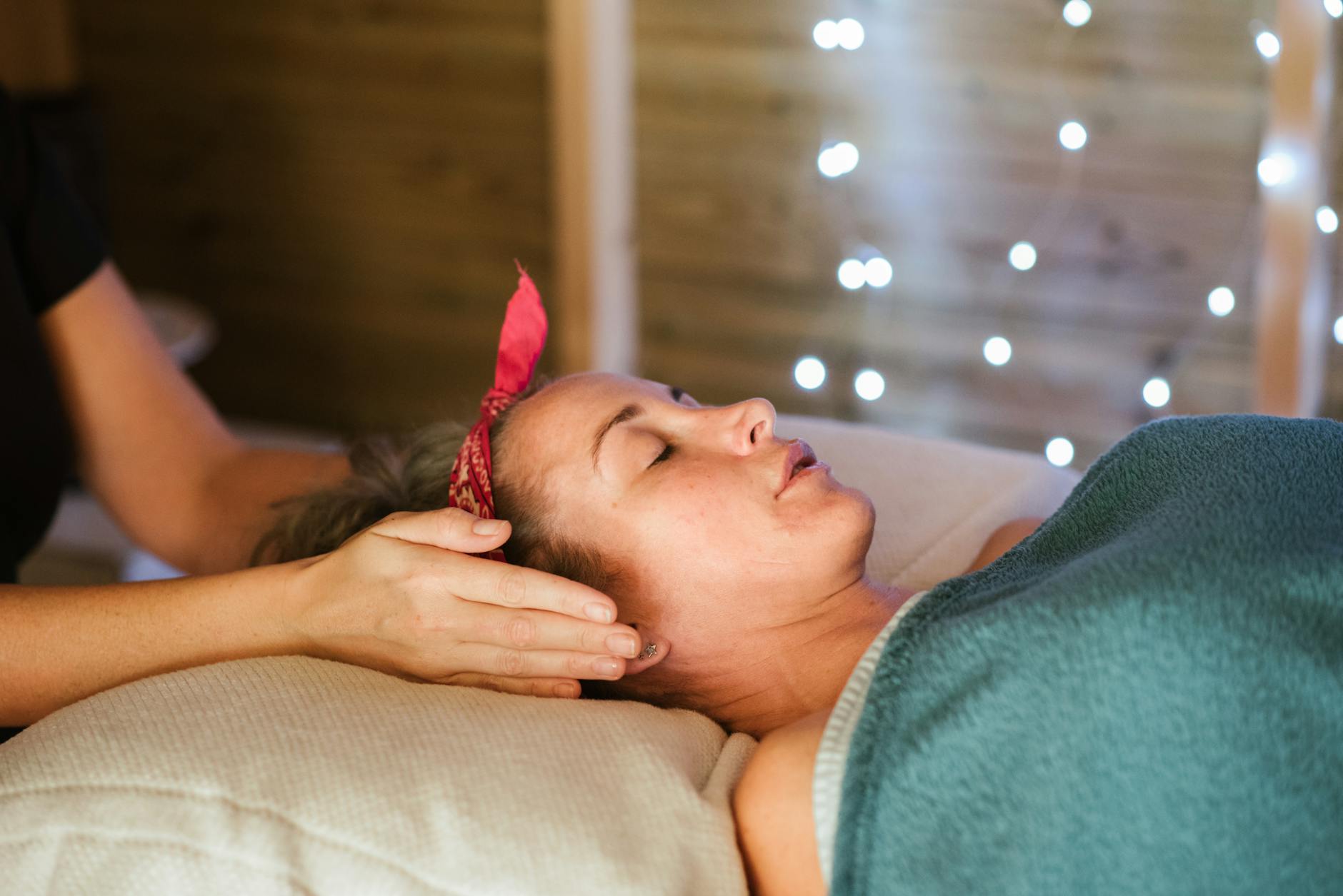 Terapie energetyczne: Reiki, bioenergoterapia i inne podejścia (Zdrowie I Uroda)
