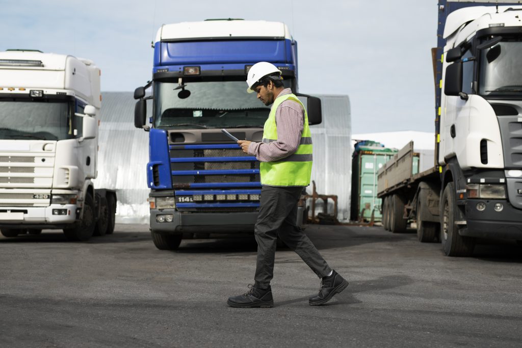 Profesjonalny przewóz towarów z Polski na Zachód – sprawdzony partner w transporcie zachód