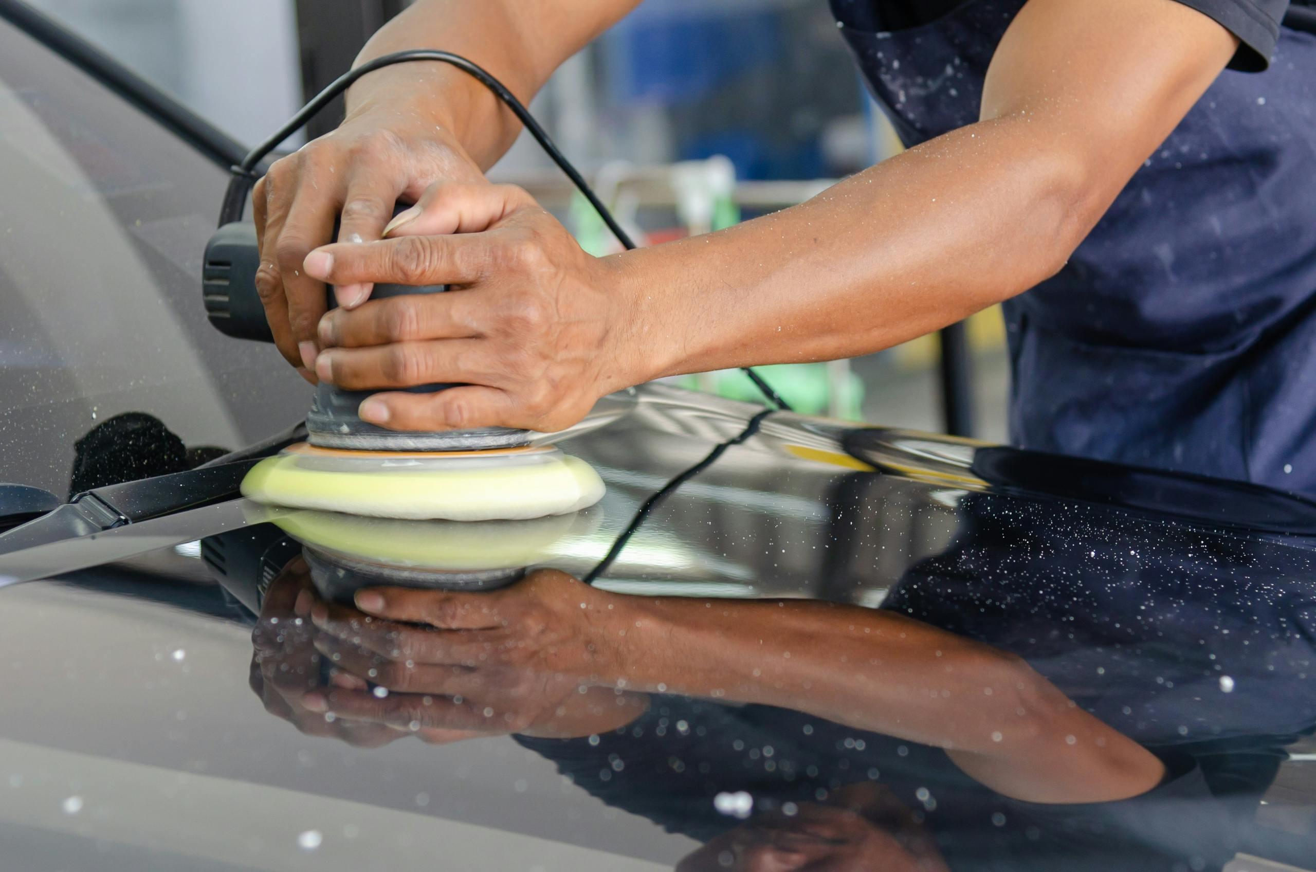 Auto detailing w Gdańsku – skuteczne polerowanie auta dla perfekcyjnego wyglądu i ochrony lakieru.